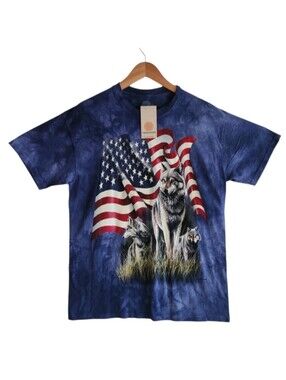 NWT The Mountain American Flag Wolf Pack USA Proud Wolves T-Shirt Size Lg